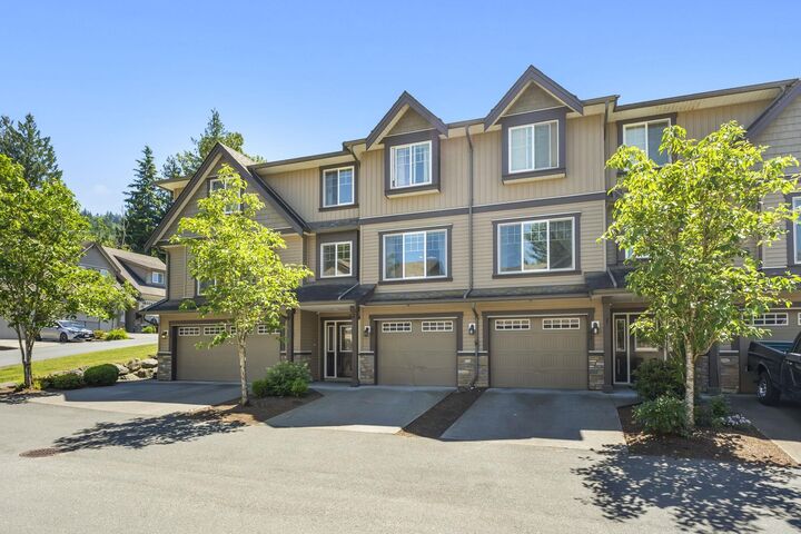 Property Photo: 46791 Hudson Road 40 BC V2R 0L5