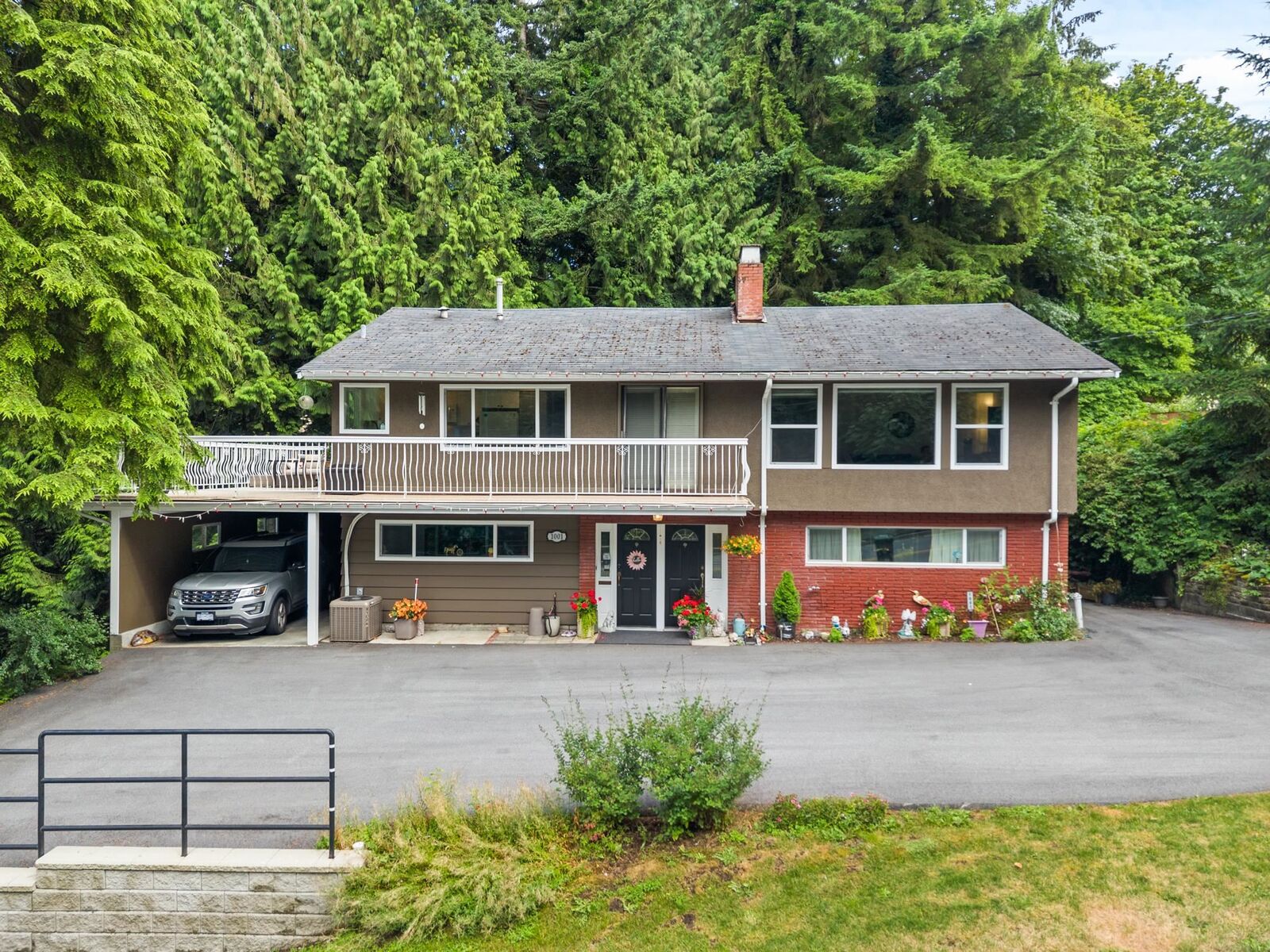 Property Photo: 1001 Gatensbury Street BC V3J 5J6