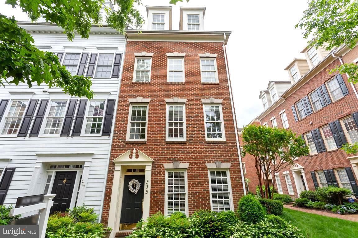 Property Photo: 319 S Fayette Street VA 22314