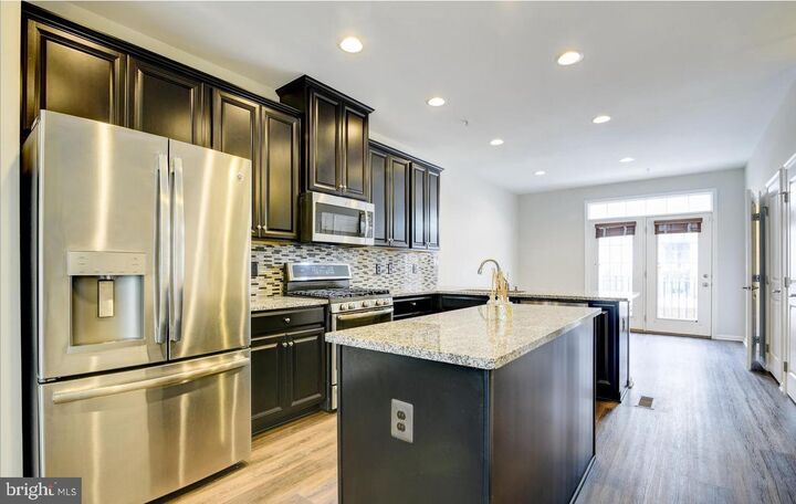 Property Photo: 270 High Rail Terrace SE VA 20175