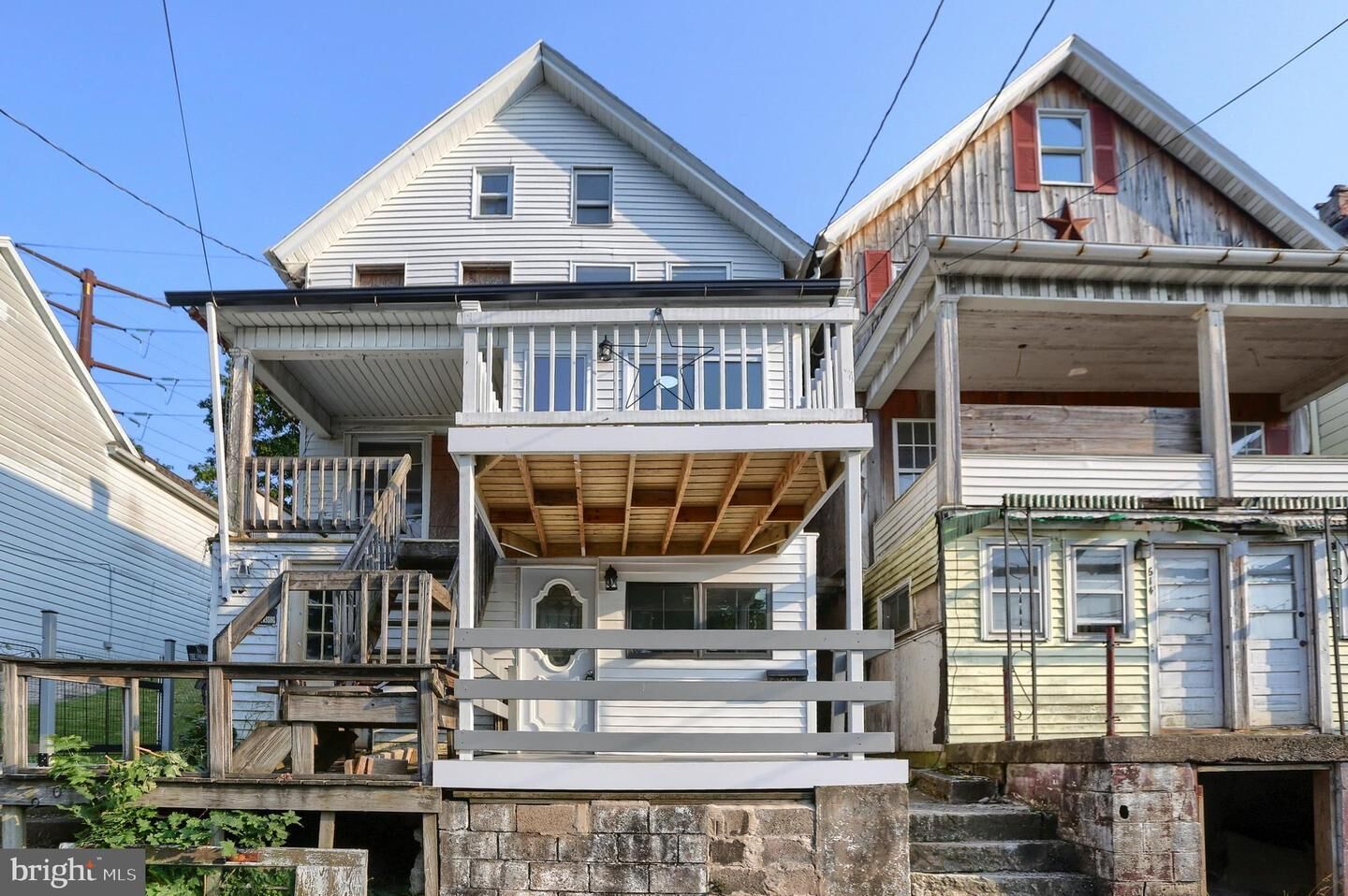 Property Photo:  