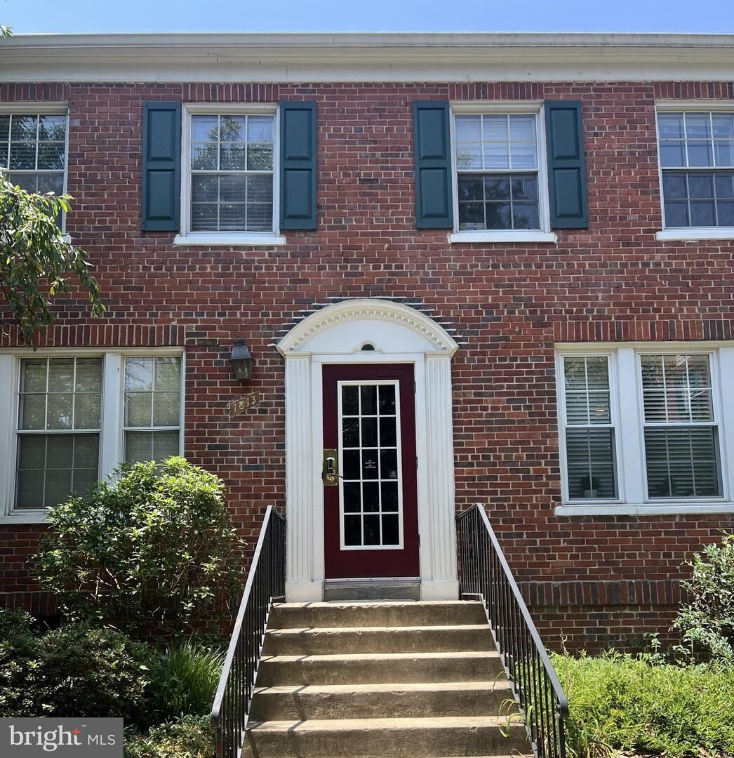 Property Photo:  1813 Key Boulevard 10536  VA 22201 