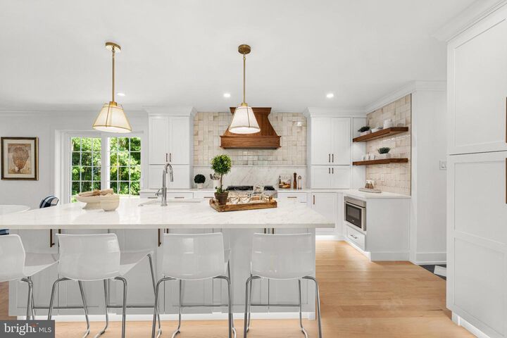 Property Photo:  2 Barrister Court  PA 19041 