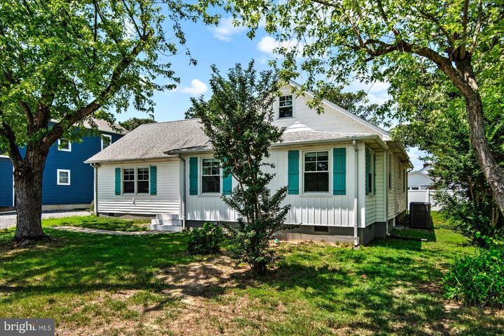 Property Photo: 505 Monroe Bay Avenue VA 22443