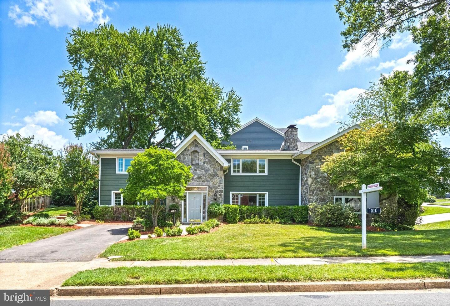 Property Photo:  1603 Simmons Drive  VA 22101 