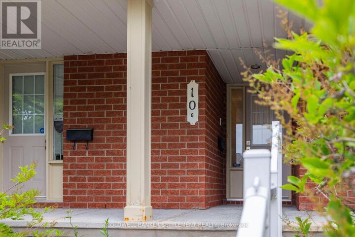 Property Photo:  10 Daybreak Street G  ON K2G 6T9 