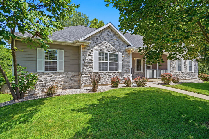Property Photo: 1417 Killarney Dr MO 65203