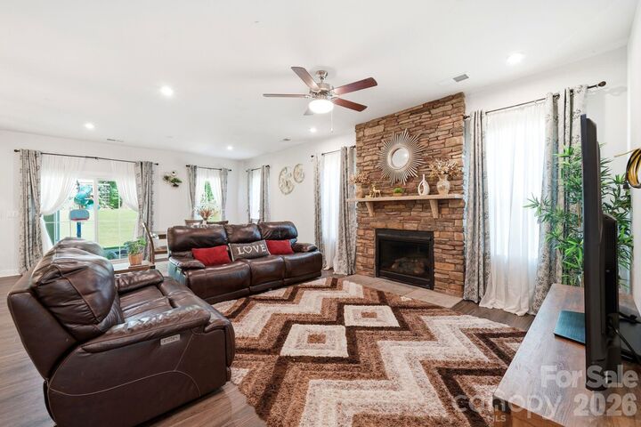 Property Photo:  10129 Harvest Gold Drive  NC 28215 