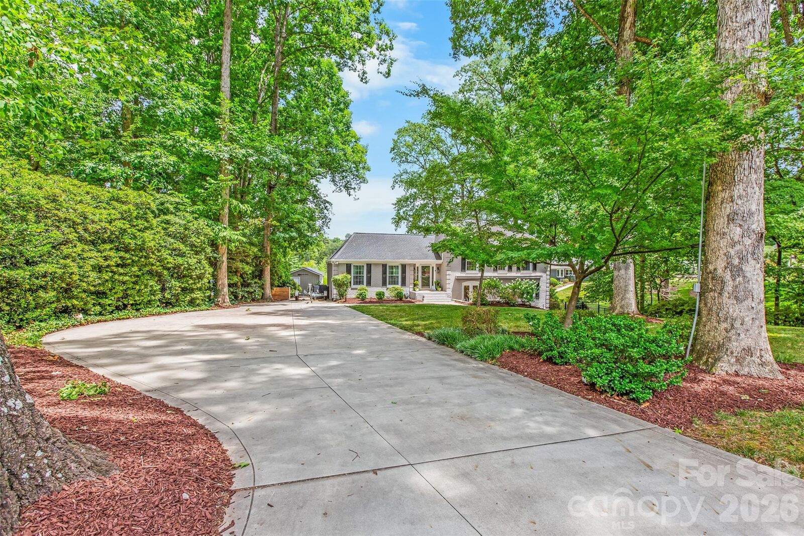 Property Photo: 175 Woodstream Circle NC 28117