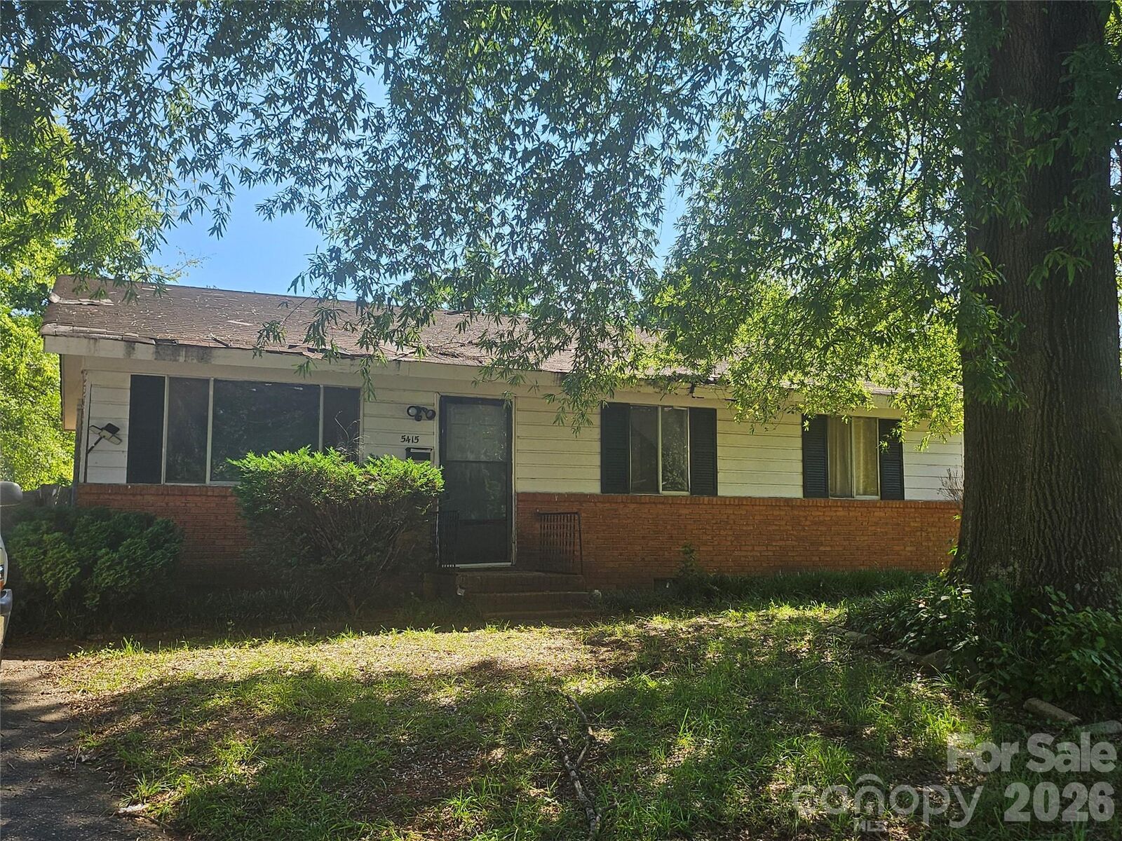 Property Photo:  5415 Dennis Court  NC 28213 