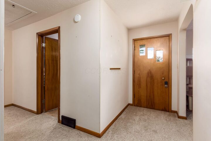 Property Photo: 2275 Gardner Road OH 43119