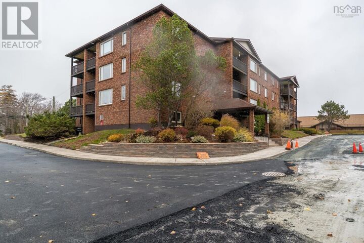 64 Cumberland Drive 403 — photo 1