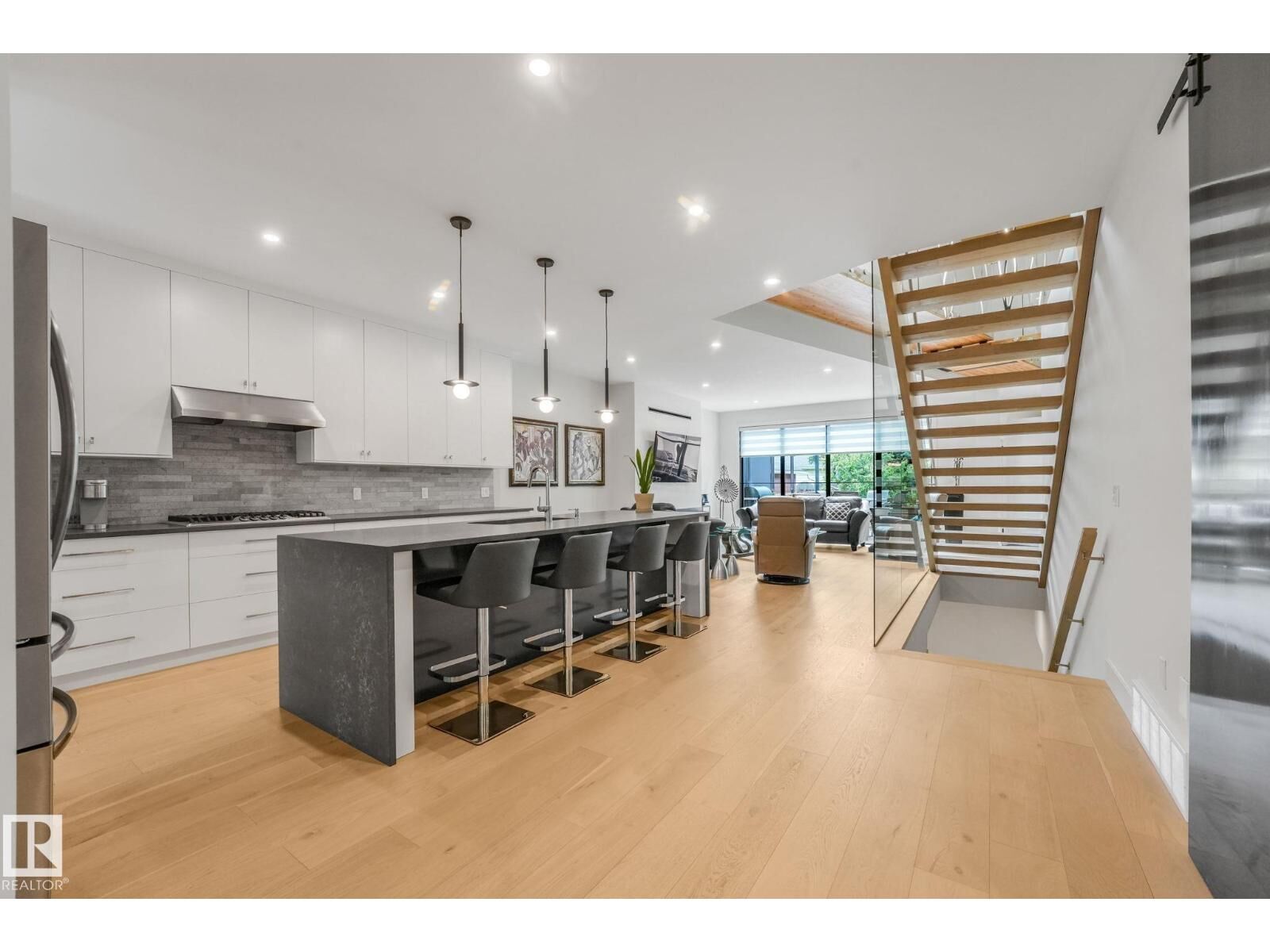 Property Photo:  11247 71 Av NW  AB T6G 0A5 