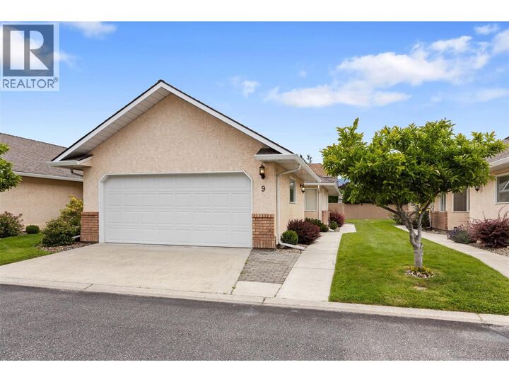 1886 Parkview Crescent 9 — photo 1