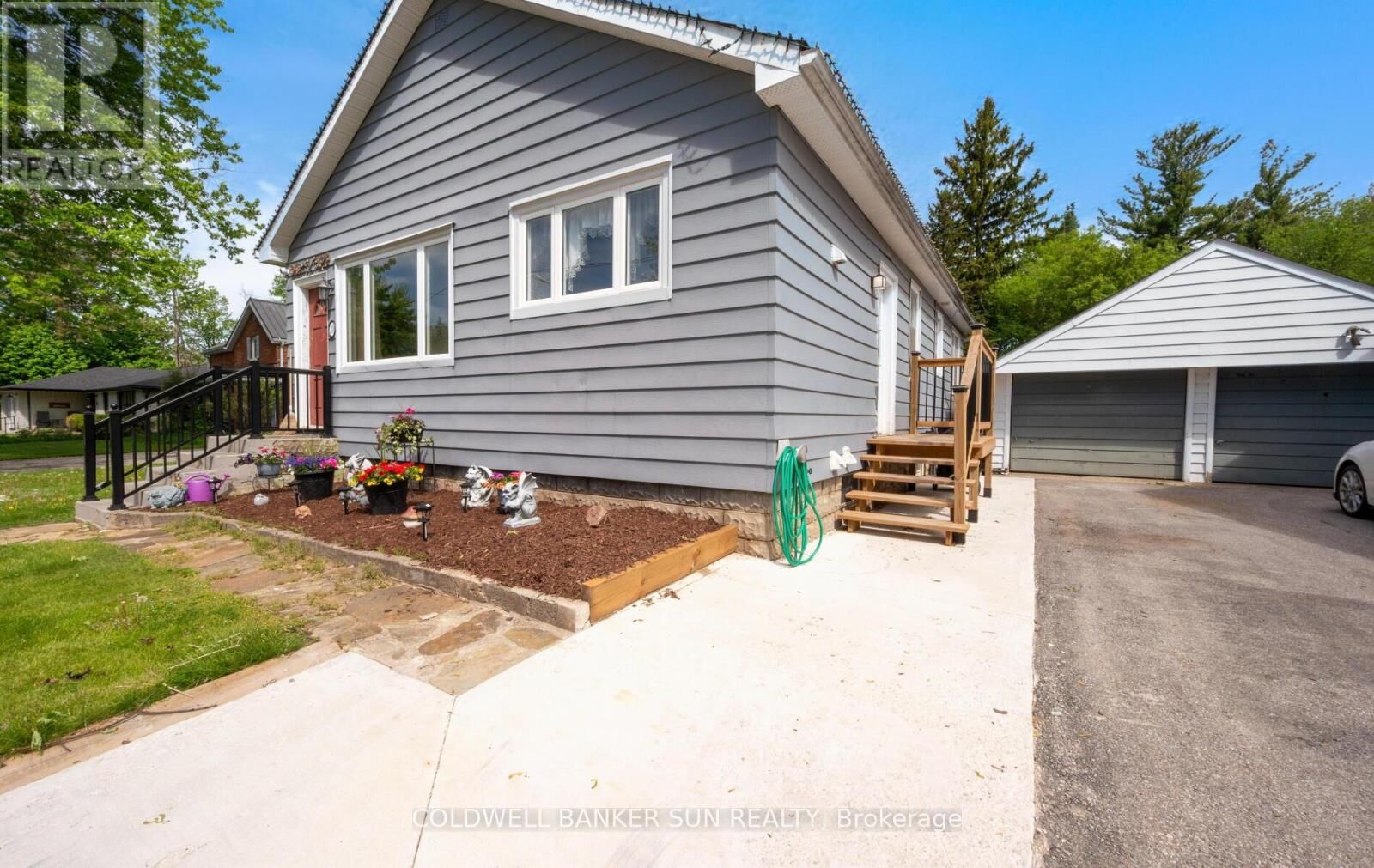 Property Photo: 20 Maple Lane Bsmt ON L9R 1L1