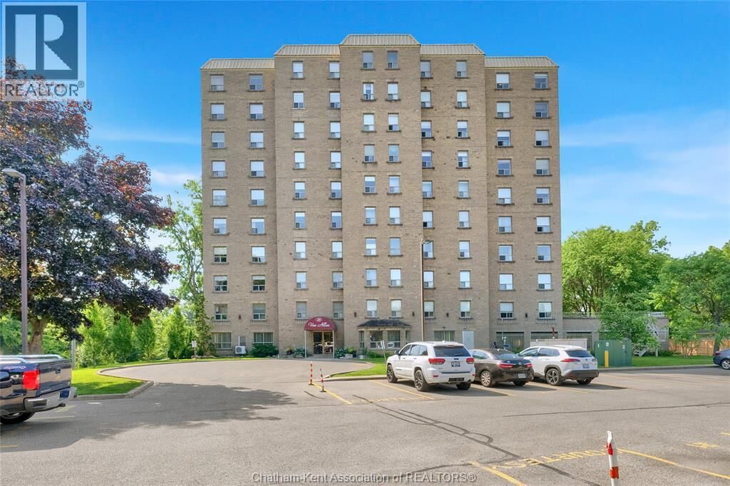 Property Photo:  10 Van Allen Avenue 201  ON N7L 5K1 