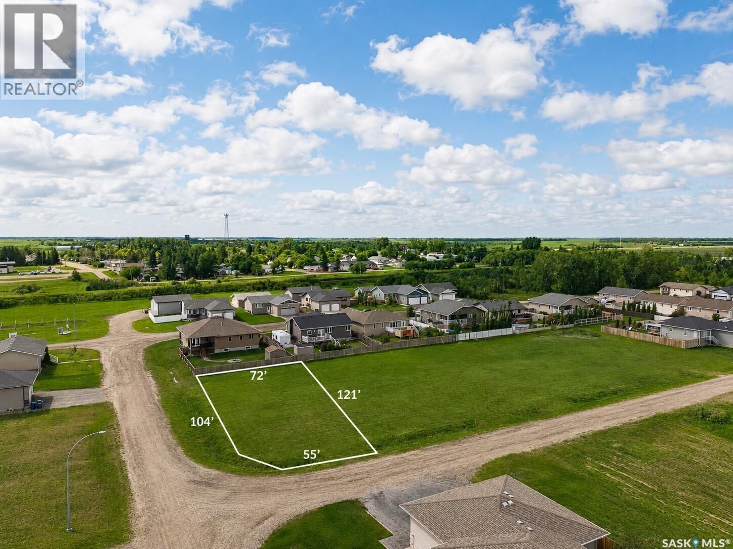 Property Photo: 311 Ead Road SK S0G 3E0