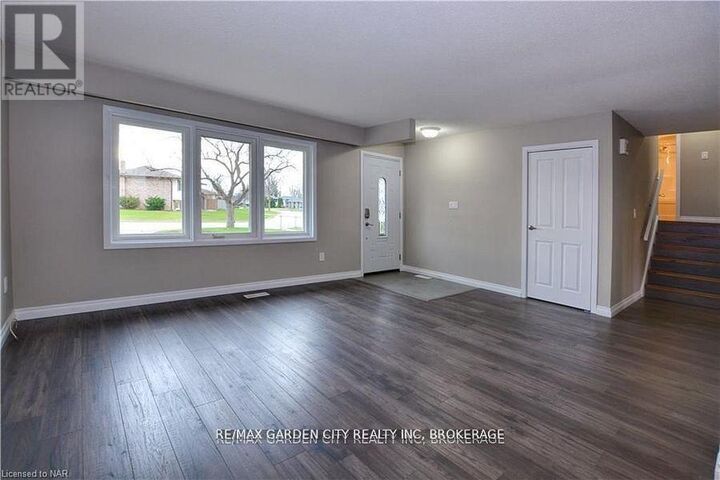 Property Photo: 49 Bendingroad Crescent ON L2N 5R4