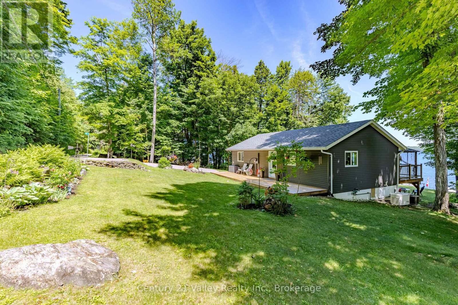Property Photo: 141 Mulberry Lane ON K0J 1T0