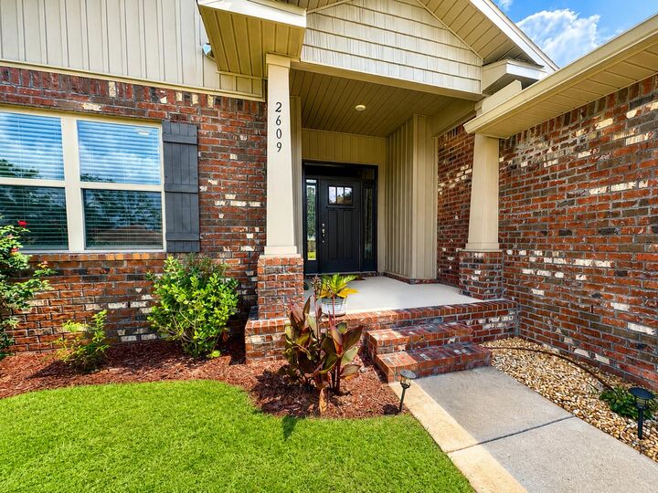 Property Photo: 2609 Prominence Lane FL 32536