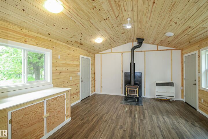 Property Photo:  413 59201 Range Road 95  AB T0A 3A0 