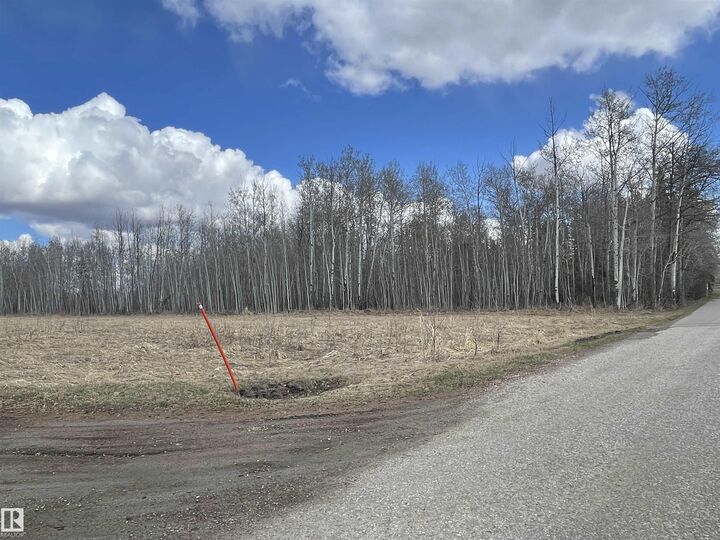 Property Photo: 4820 44 Avenue AB T0E 0A0