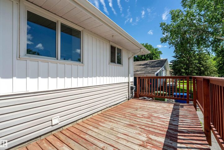 Property Photo: 5516 47A Avenue AB T9A 0M1