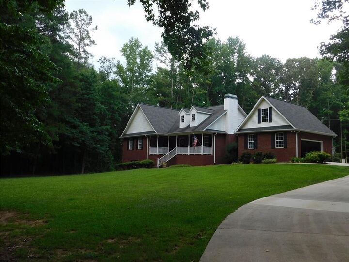 Property Photo: 758 Hemphill Road GA 30281