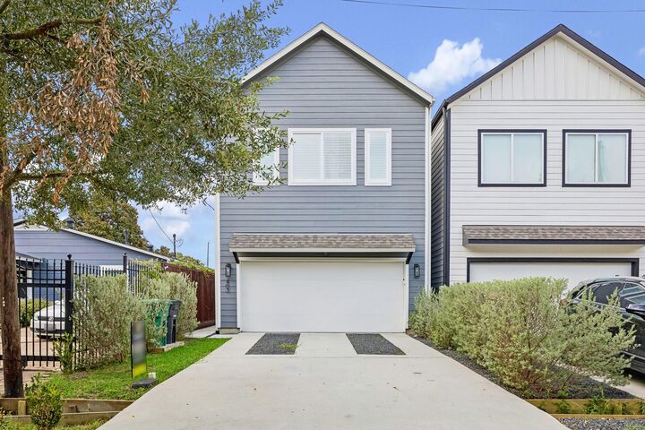 Property Photo: 403 Fenn Street TX 77018