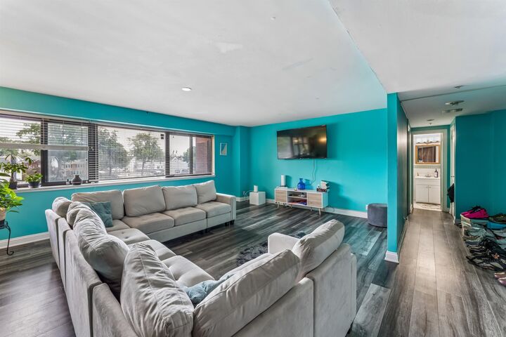 Property Photo: 60 Parkway Dr 1M NJ 07017
