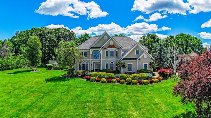 Property Photo:  17 Dorian Way  NY 10916 