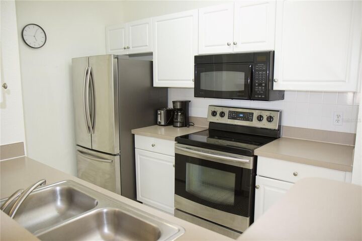Property Photo: 4323 Bayside Village Drive 306 FL 33615