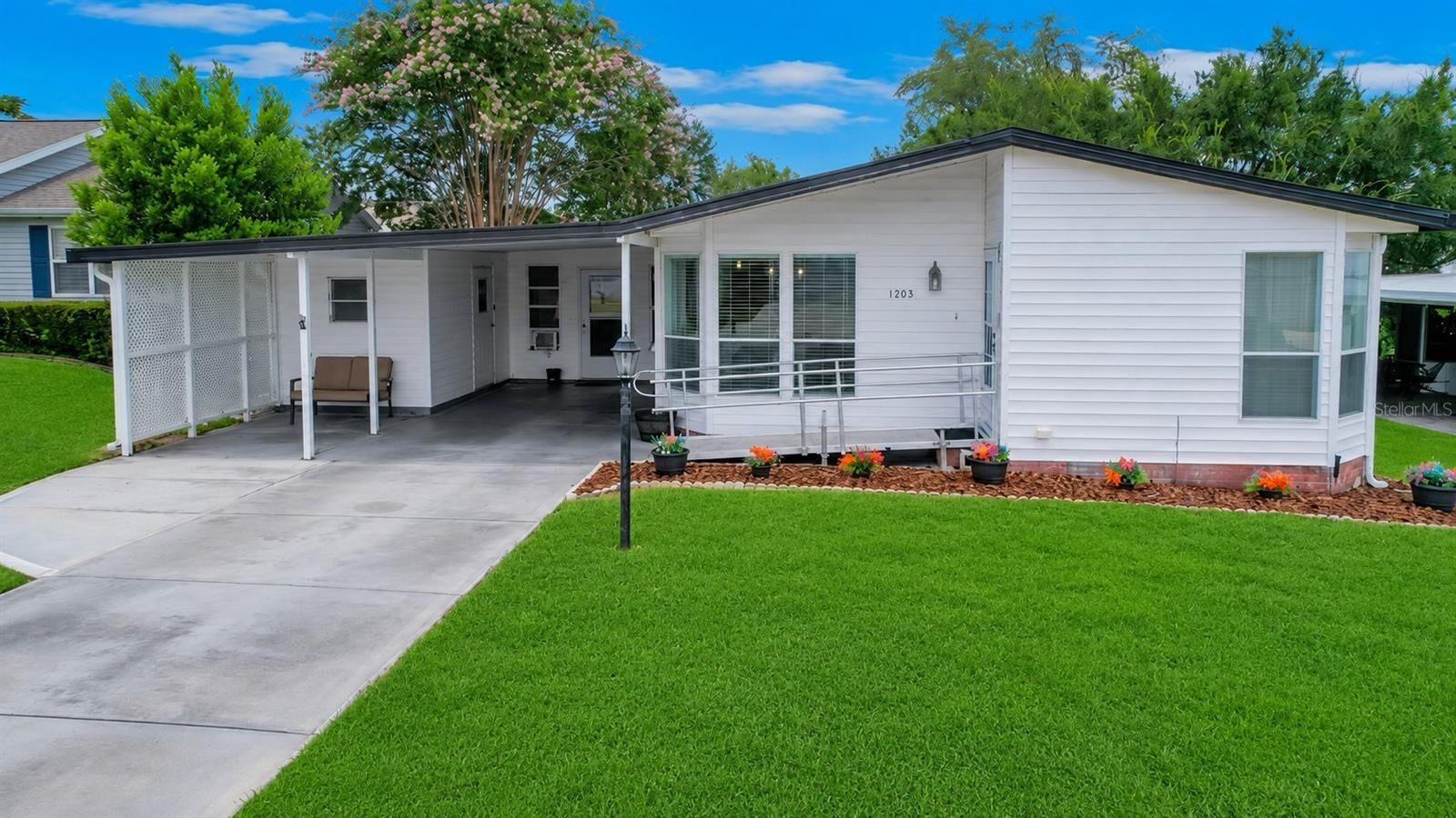 Property Photo:  1203 Granada Court  FL 32159 