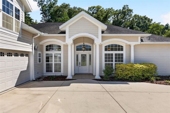 Property Photo:  26807 SW 20th Place  FL 32669 