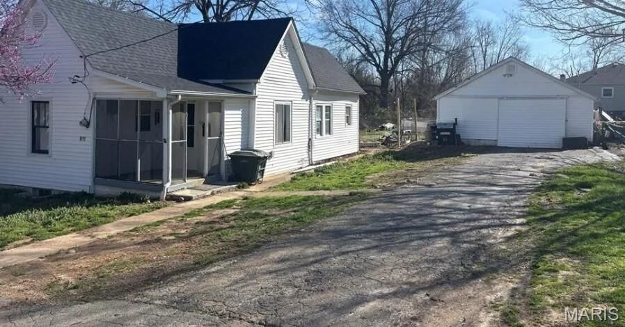 Property Photo:  811 Andrews Street  MO 63645 