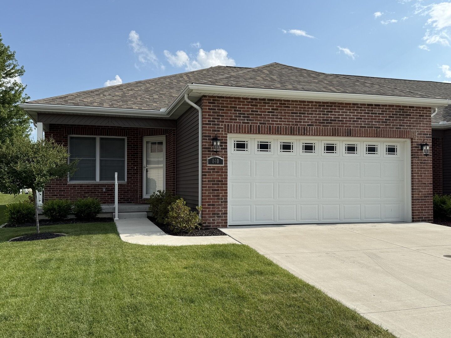 Property Photo: 840 Pheasant Run 840 IL 60914