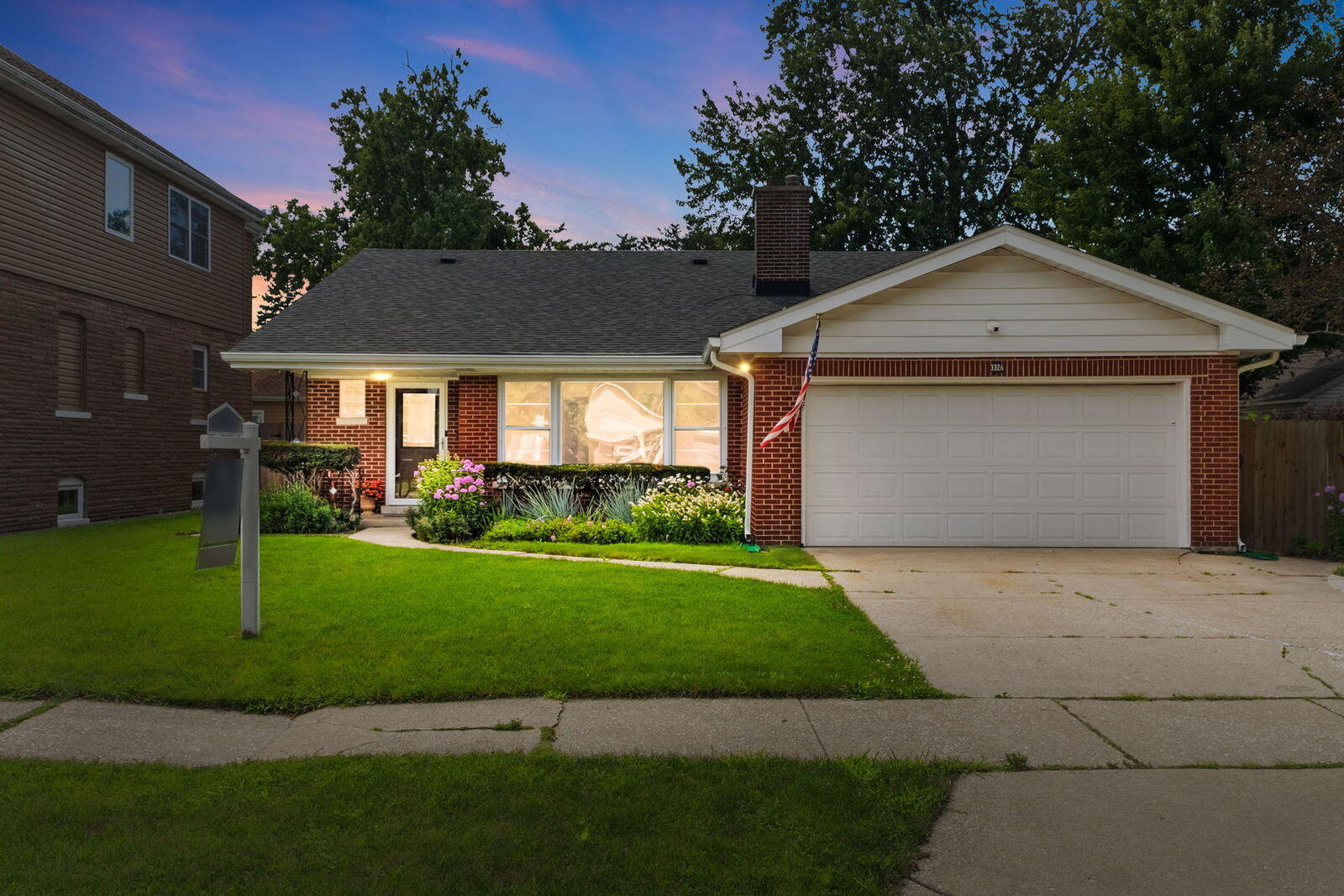 Property Photo: 3326 Prairie Avenue IL 60513
