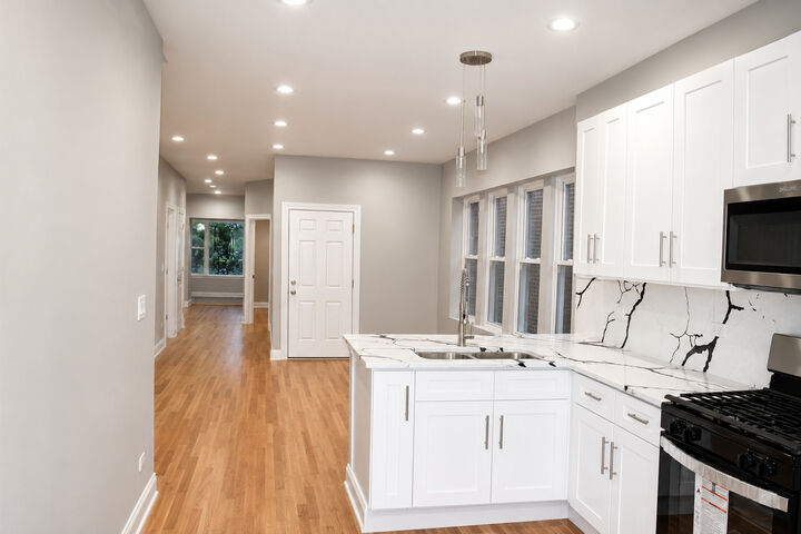 Property Photo:  10919 S King Drive 2  IL 60628 