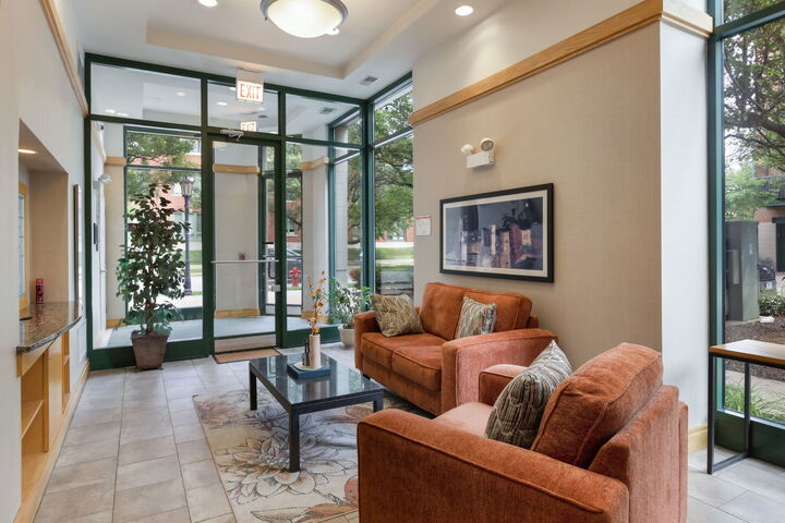 Property Photo: 125 N Euclid Avenue 303 IL 60301