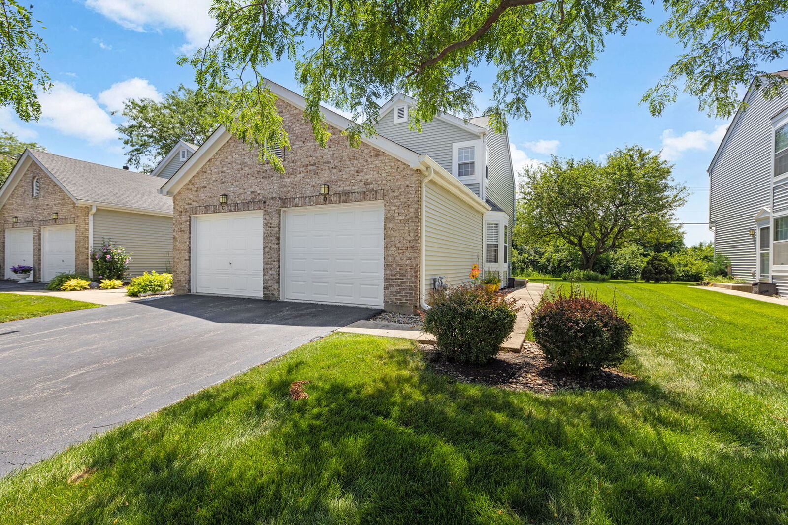Property Photo:  486 Nicole Drive D  IL 60103 