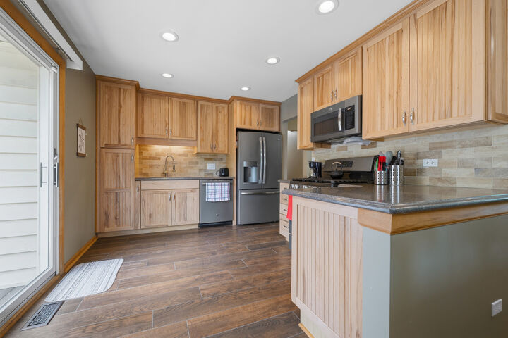 Property Photo: 152 S Lancaster Drive IL 60440