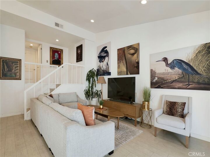 Property Photo:  4414 W Kling Street  CA 91505 