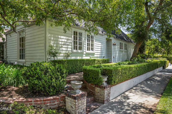 Property Photo: 840 Victoria Drive CA 91104
