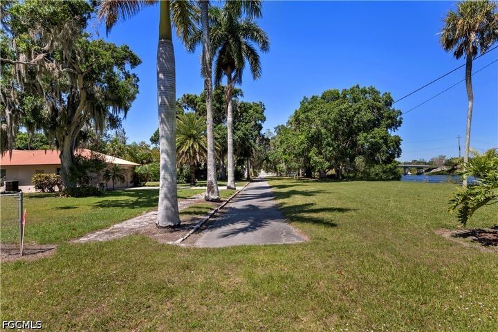 Property Photo:  233 De Soto Avenue  FL 33935 