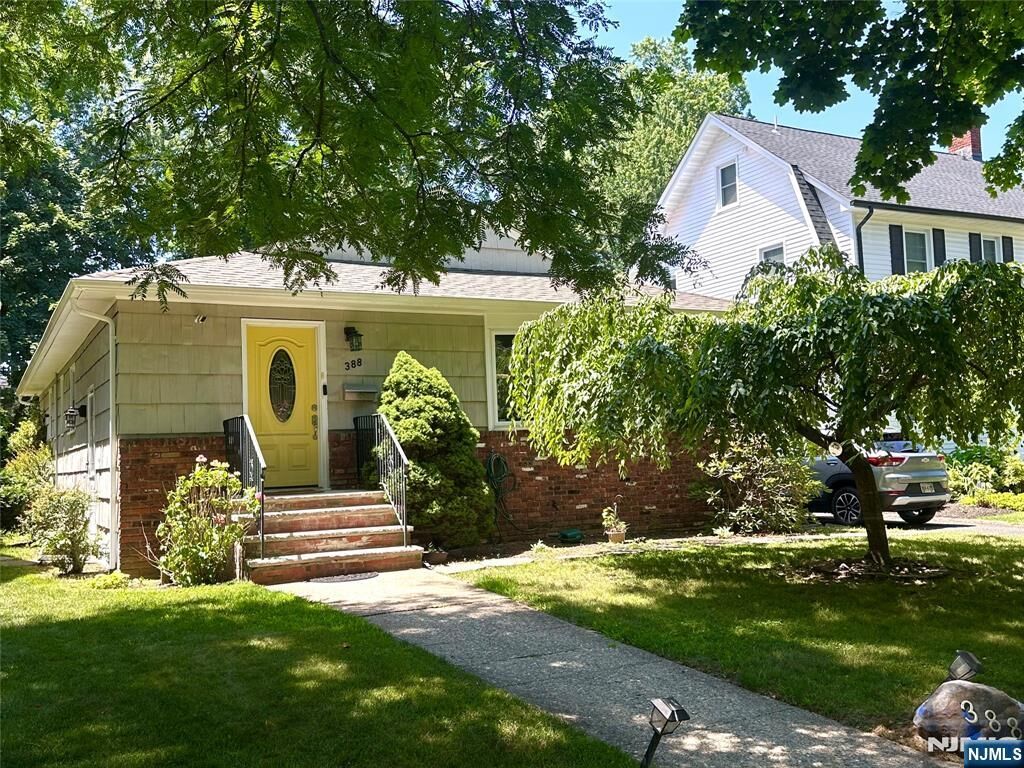 Property Photo:  388 Irving  NJ 07079 