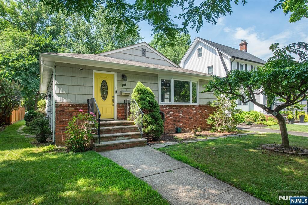 Property Photo:  388 Irving  NJ 07079 