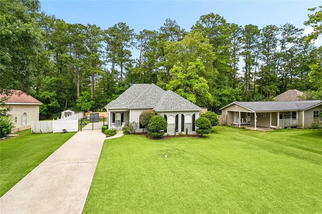 Property Photo: 225 Highland Drive LA 70471