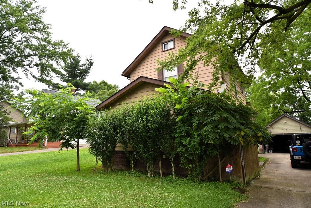 Property Photo:  3260 Vestal Road  OH 44509 