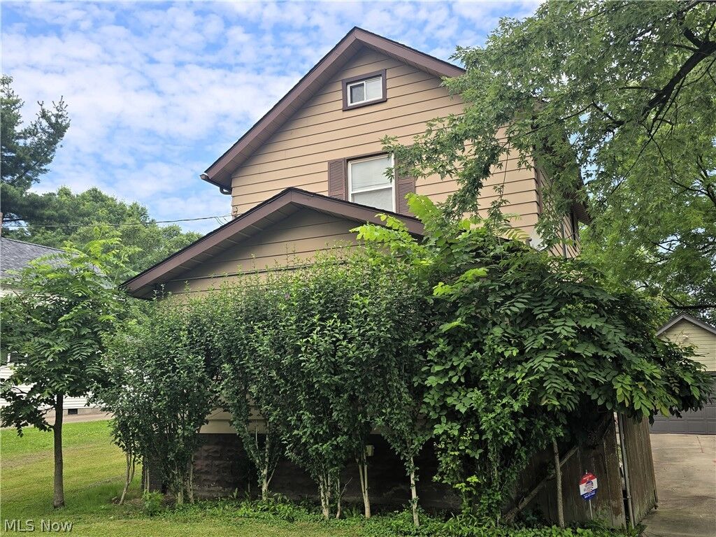 Property Photo:  3260 Vestal Road  OH 44509 