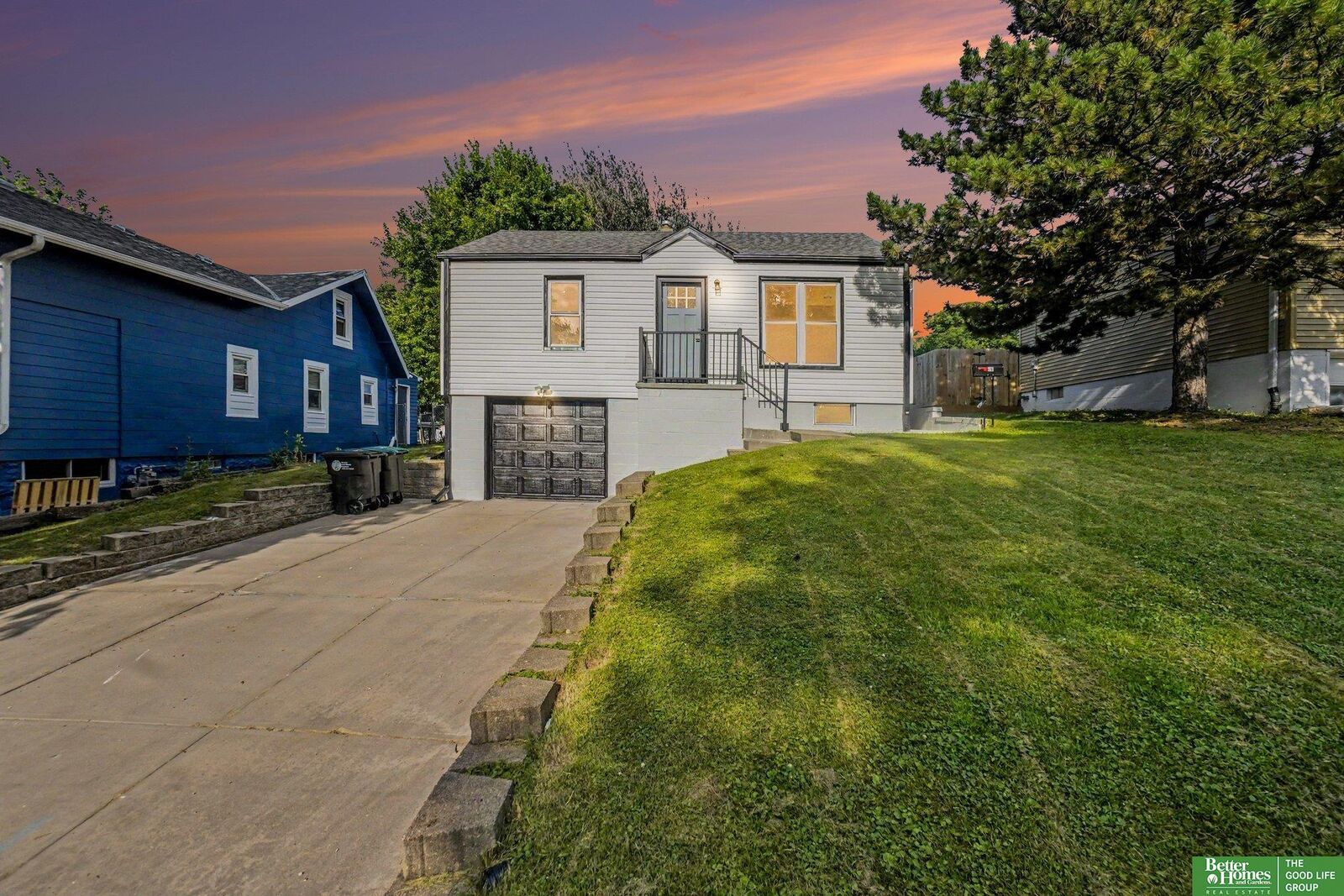 Property Photo:  1931 S 49 Street  NE 68106 